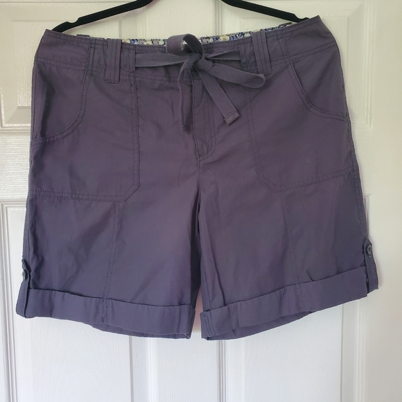IZOD shorts - Picture 1 of 4
